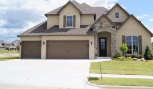 Perry Hood home with driveway